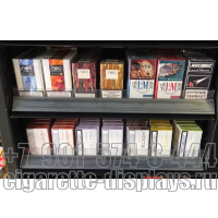Табачный шкаф для магазина с пятью уровнями по высоте с единовременным открыванием створок и высокой тумбой для блоков с установкой для пачек IQOS, стандартные ячейки